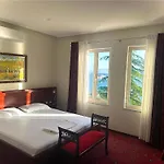 Hotel Duraku 4*
