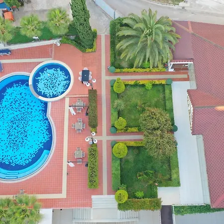 Duraku מלון 4*