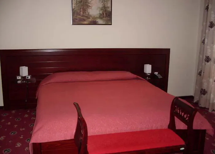 فندق Duraku 4*